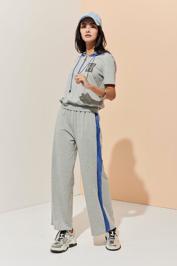 Sports style hoodie color contrast suit