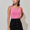 Close-fitting elastic V-neck vest