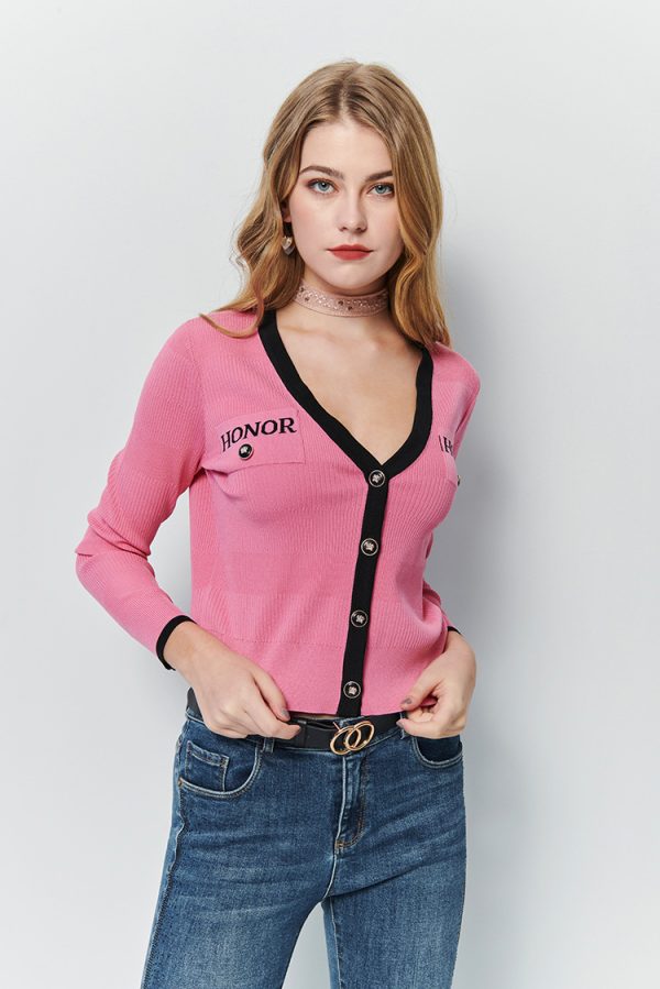 Short knit brand pocket opening