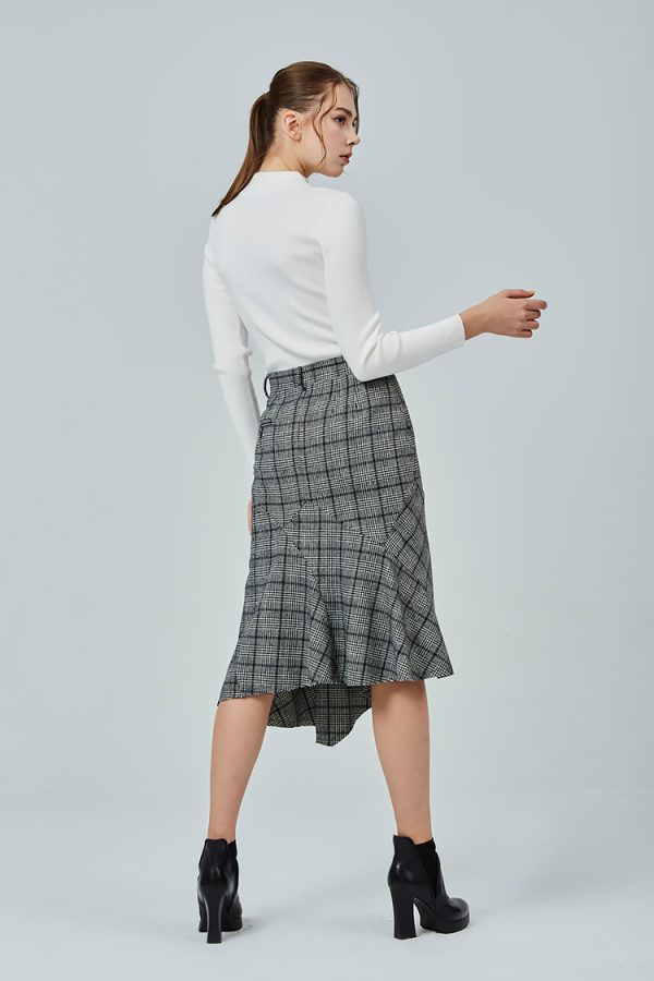 Plain turtleneck knitted top
