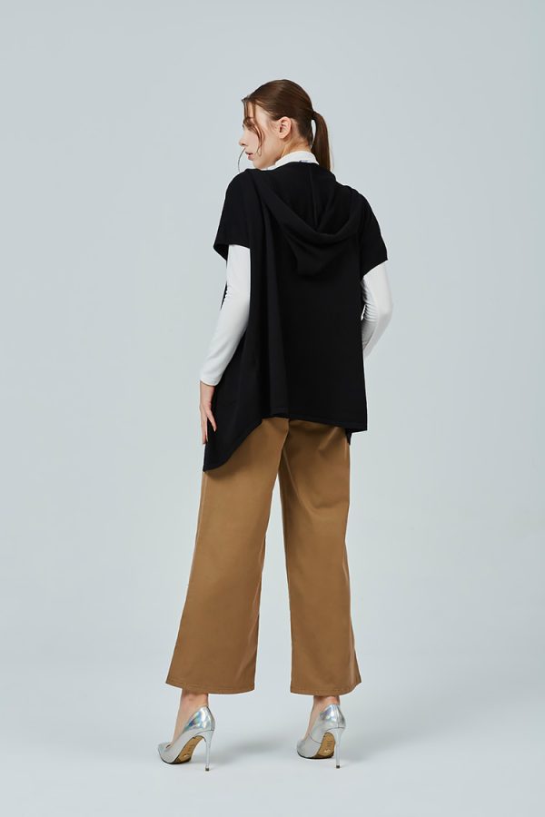Short-sleeved knit hooded coat