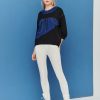 Two-tone bevel splicing asymmetrical hem hoodie