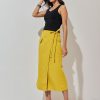 Close-fitting elastic V-neck vest