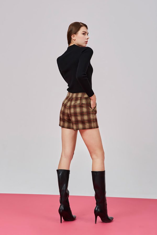 Plain turtleneck knitted top