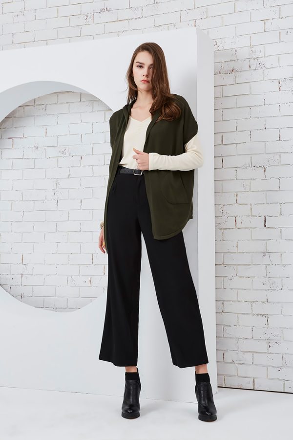 Short-sleeved knit hooded coat