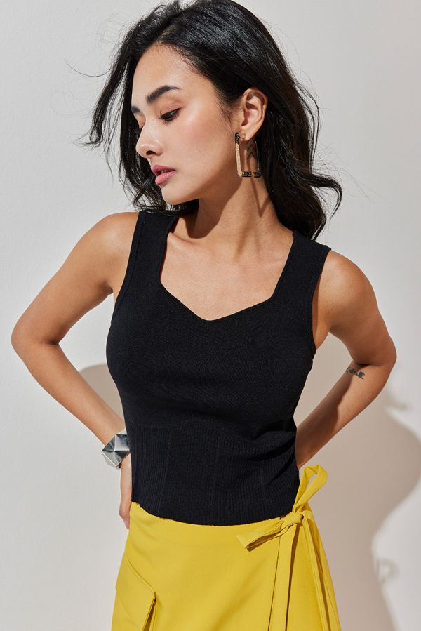 Close-fitting elastic V-neck vest