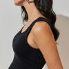Close-fitting elastic V-neck vest