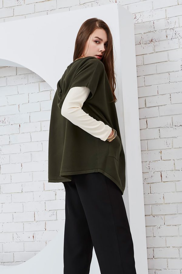 Short-sleeved knit hooded coat